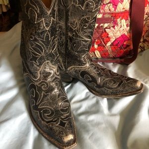 Beautiful genuine black leather cowboy boots
